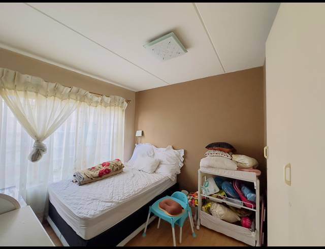 2 BEDROOM TOWNHOUSE FOR SALE IN MONDEOR
